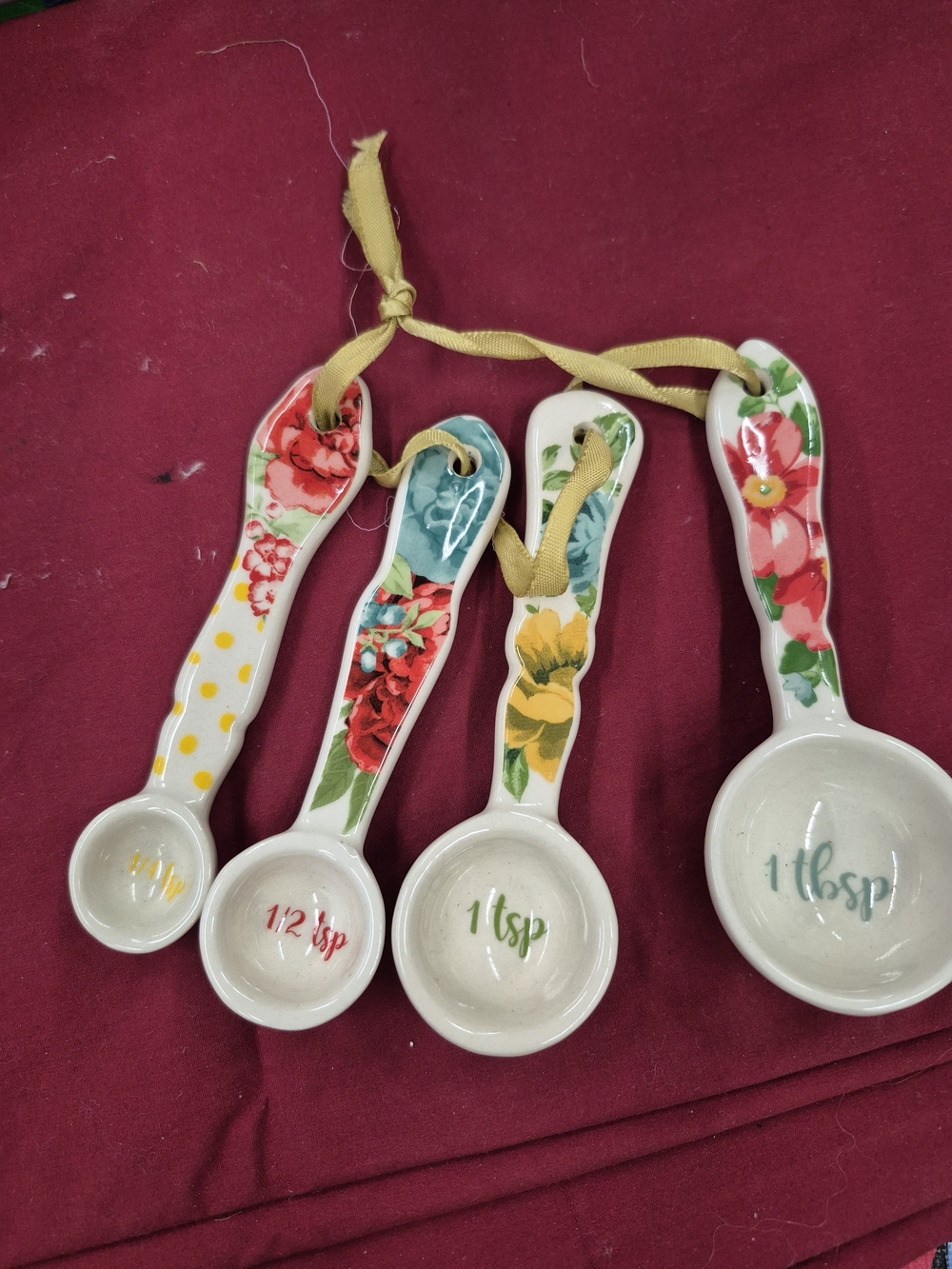 Vintage  Pioneer Woman Floral Ceramic Measuring Spoon Set